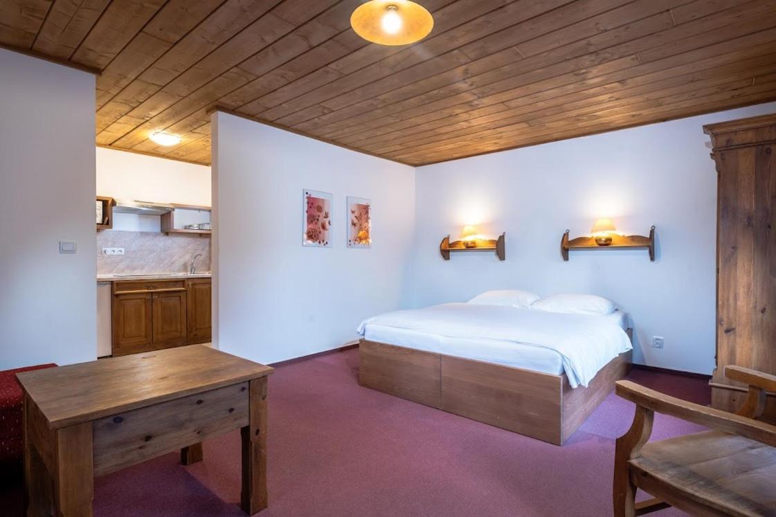 Apartmanovy Dom Vila Maros Pavčina Lehota Buitenkant foto